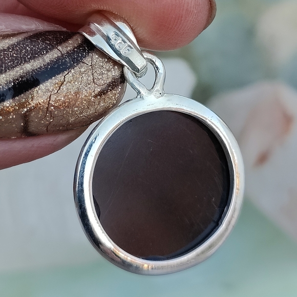 Canadian Ammolite & Sterling Silver pendant - Picture 5 of 12